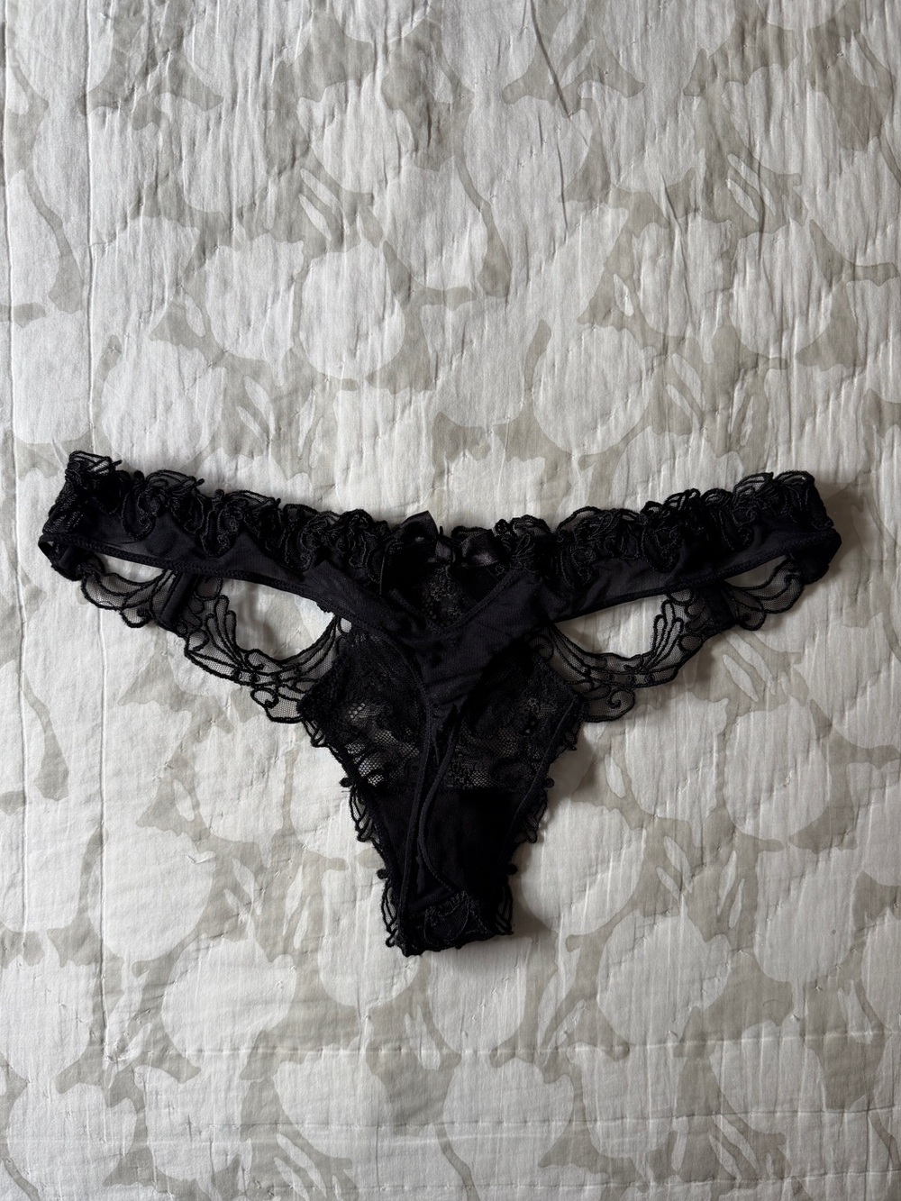 Lise Charmel Soir de Venise G-String in Black - Picture 6 of 7